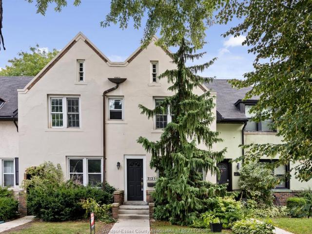 house for rent in 2123 Ontario Street Windsor, Ontario
