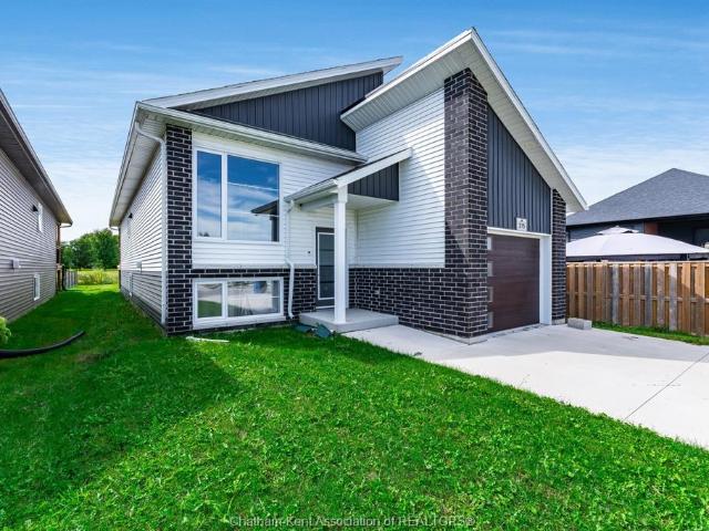 house for rent in 215 Manning Drive Chatham, Ontario