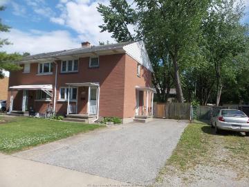 house for rent in 2163 College Avenue Windsor, Ontario