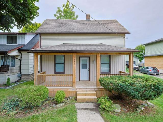 house for rent in 221 Bright Street Sarnia, Ontario