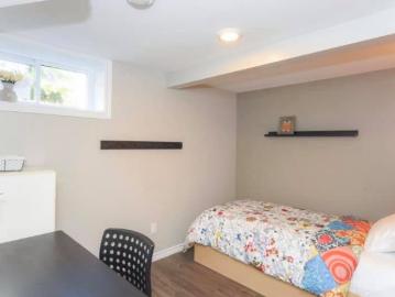 house for rent in 2333 Kay St room 2