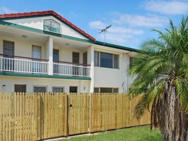 house for rent in 2/34 Ross River Rd, Mundingburra