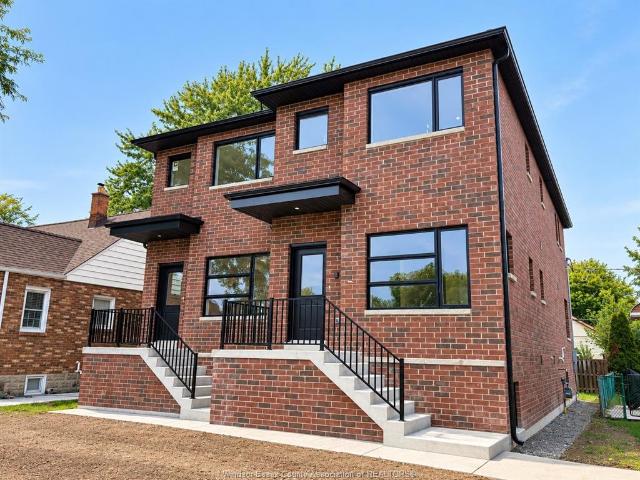 house for rent in 2422 Bernard Windsor, Ontario