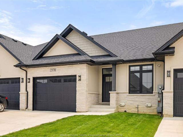 house for rent in 2578 Barkley Windsor, Ontario
