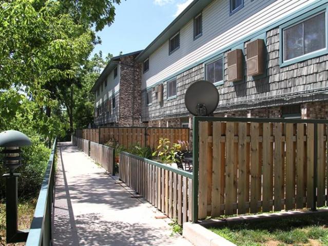 house for rent in 30 Bradmon Drive, St. Catharines, ON L2M 6T7, Canada