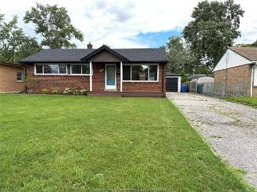 house for rent in 3186 Mark Windsor, Ontario