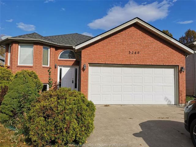 house for rent in 3240 Northway Avenue Windsor, Ontario