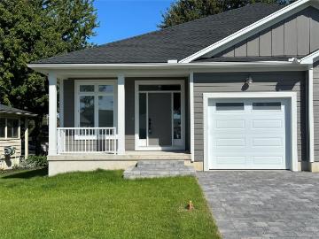 house for rent in 397 Victoria Street Warwick Watford, Ontario