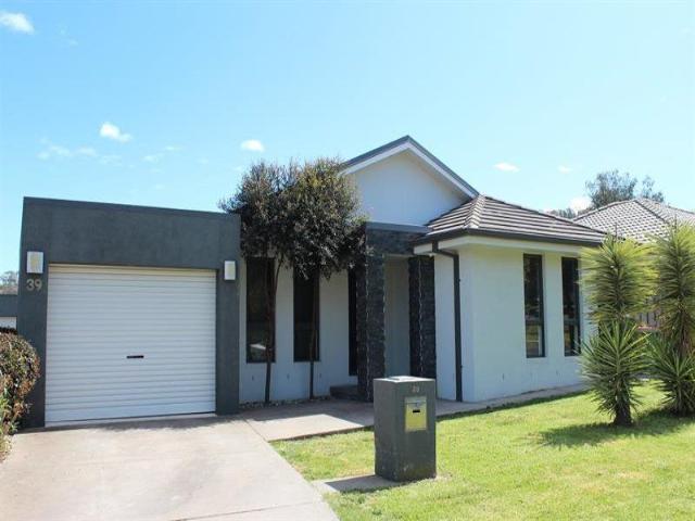 house for rent in 39 Kurrajong Crescent, West Albury
