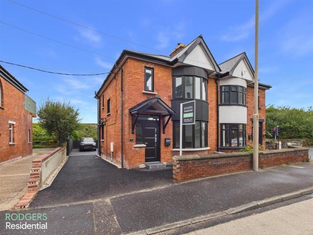 house for rent in 3 Marine Parade, Holywood, BT18 9HY