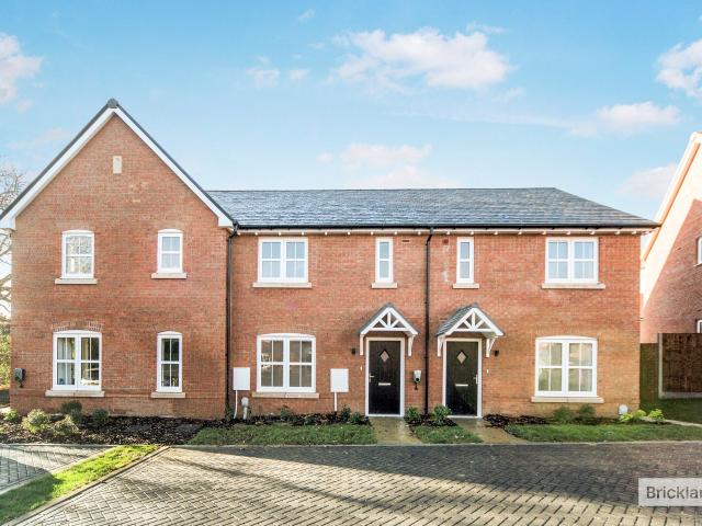 house for rent in Thorpe Close, Stone cross, Stone cross