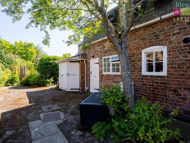 house for rent in The Annexe, Botland House, Main Street, Heslington, York