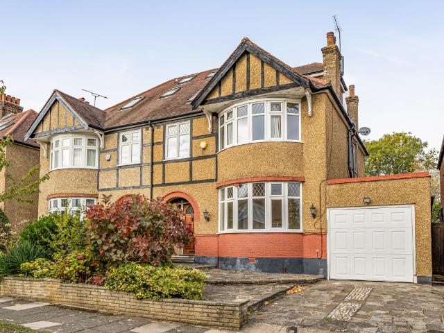 house for rent in The Ridgeway, London, N11
