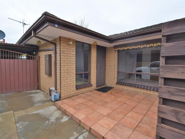 House for rent in Unit 2, 98 Corio Street, Shepparton