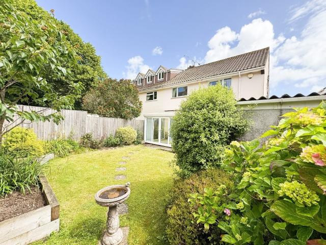 3 bedroom Semi detached house to rent