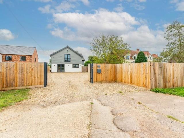 house for rent in Watton Road, NR9 4NN