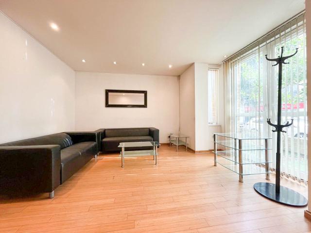 house for rent in Westferry Road, Canary Wharf, London, E14 3RS