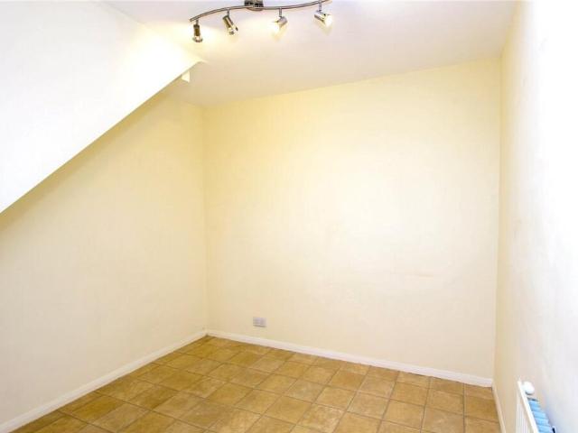 house for rent in Woodcote Way, SS7 4ND