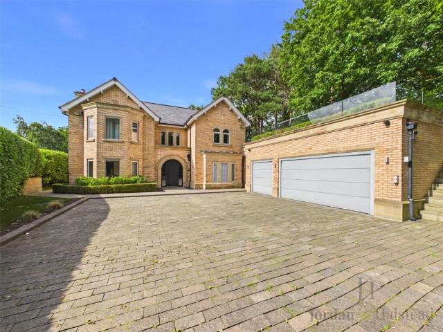 house for rent in Woodbrook Road, SK9 7DB