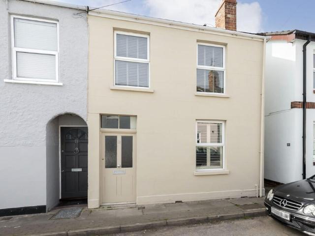 house for rent in York Street, GL52 2JT