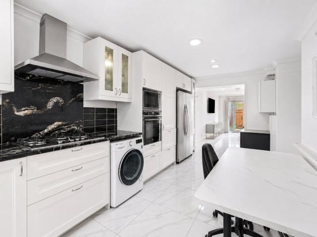 house for rent in Abbott Road, Aberfeldly Village, E14 0GP