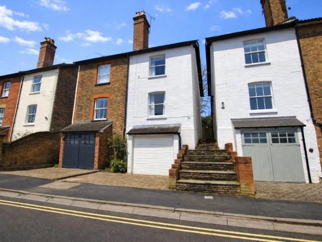house for rent in Addison Road, GU1 3QQ
