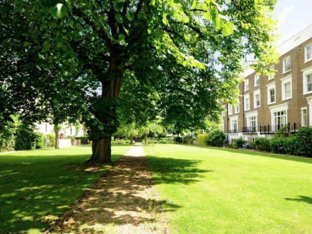 House for rent in Alma square, st. johns wood, nw8