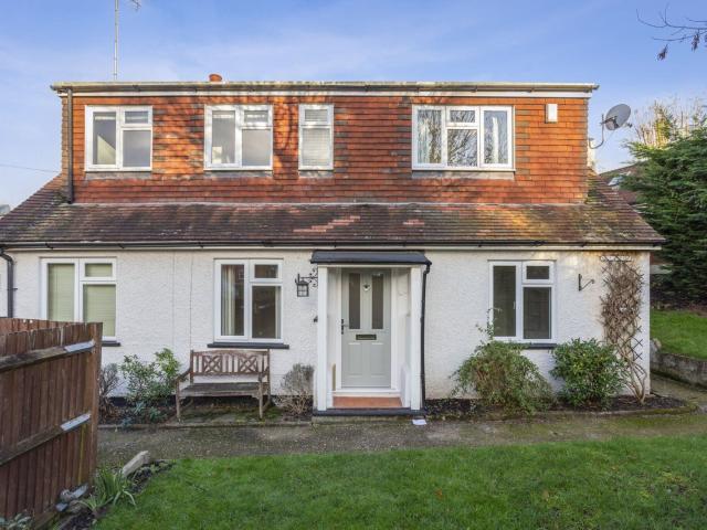 house for rent in Ascot Berkshire SL5 7AR Farm Close, Sunninghill
