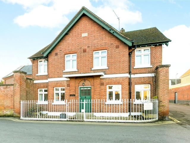house for rent in Ascot Berkshire SL5 7JF High Street