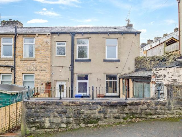 house for Rent in Bamford Crescent, Accrington, BB5 2PQ