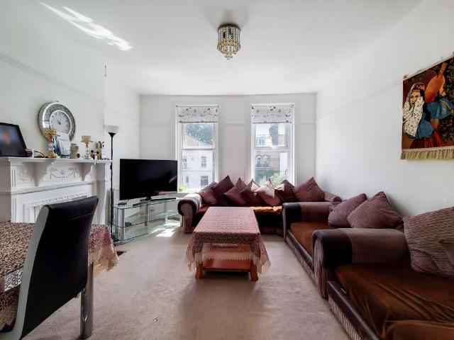 house for rent in Ballards Lane, London, N3