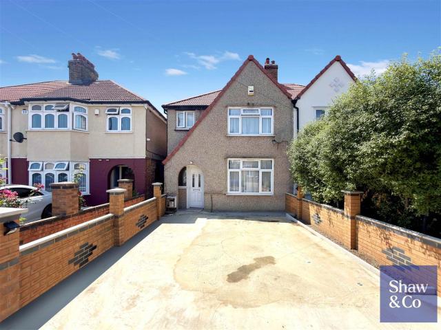 house for rent in Barrack Road, TW4 6AN