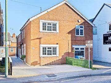 house for rent in Brockenhurst Road, SL5 9DJ