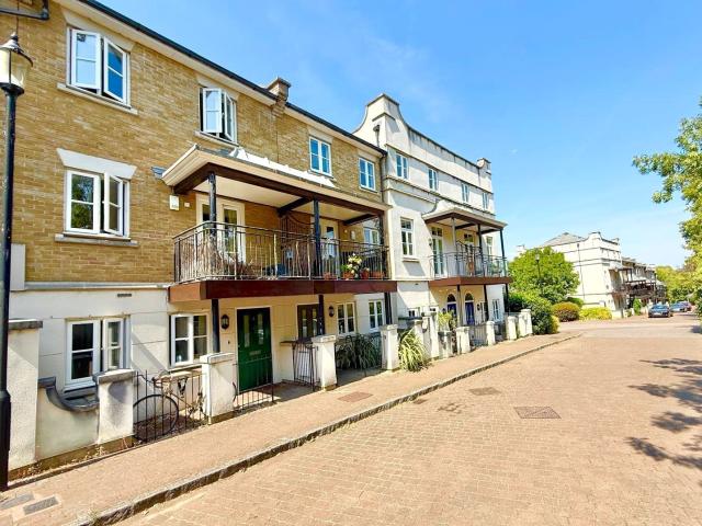 house for rent in Brockwell Park Row,,, SW2 2YH