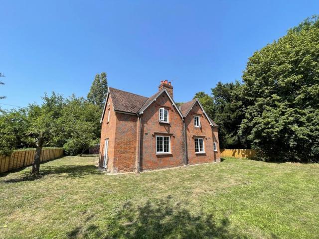 house for rent in Bracknell Berkshire RG42 5PR Carters Hill, Binfield