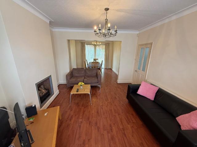 House for rent in Bush Hill Road, N21 2DS