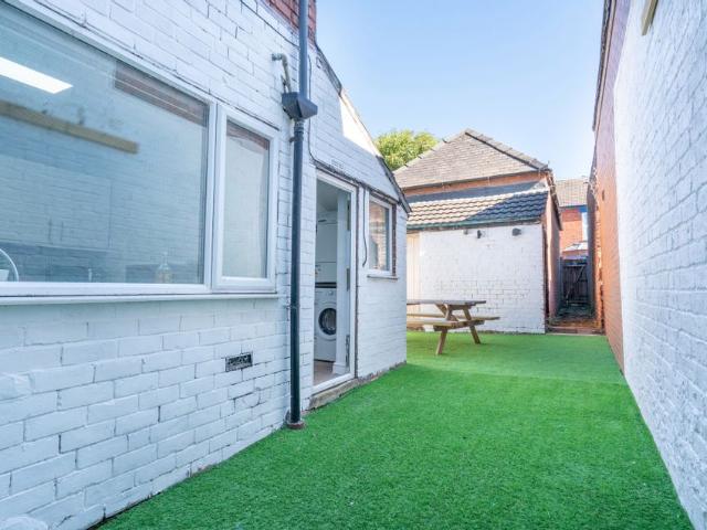 house for rent in Carholme Road Student House 26/27
