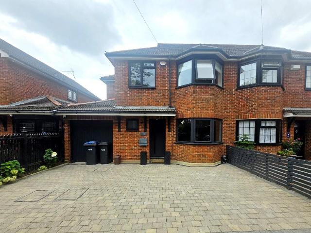 House for rent in Chalk Lane, Barnet, EN4