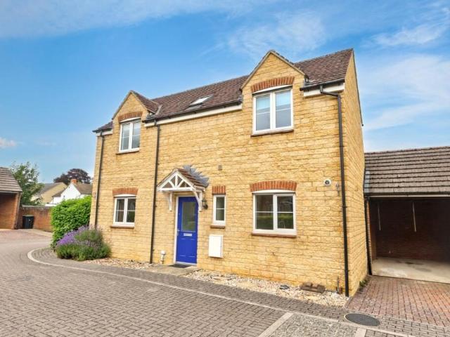 house for rent in Chamberlain Close, OX18 3FT