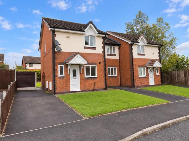 house for rent in Cherry Close, Bury