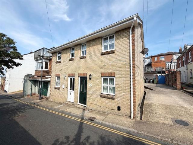 house for rent in Church Lane, Ryde, PO33 2NB