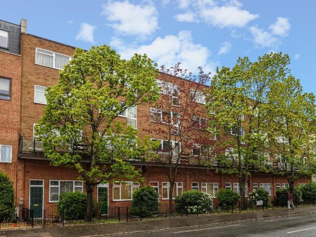 house for rent in Coombe Road, New malden, New malden