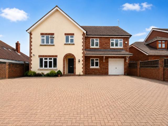 house for rent in Court Road, BR6 9BZ