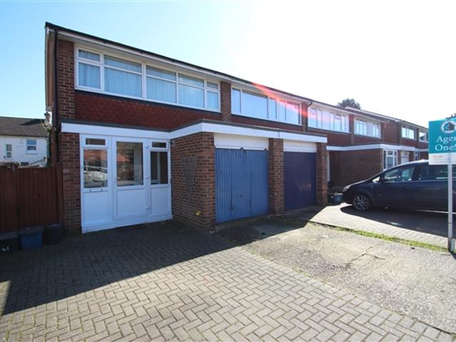 house for rent in Cleaverholme Close, Croydon, SE25 5HF