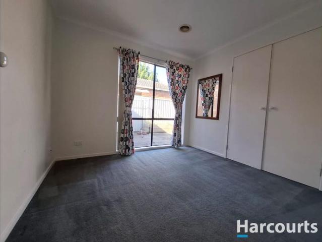House For Rent in Cranbourne East!