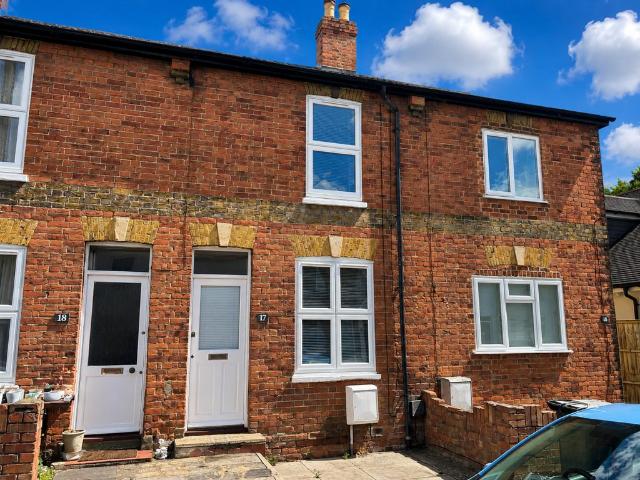 house for rent in Cumberland Street, TW18 3EF