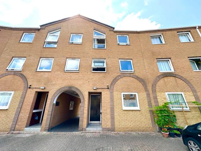 house for rent in Cyclops Mews, Canary Wharf,, E14 3UA