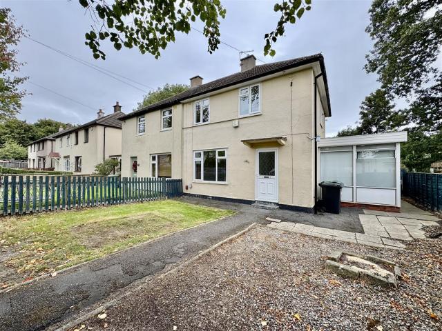 house for rent in Daw Royds, Almondbury, Hudderfield, HD5 8ST