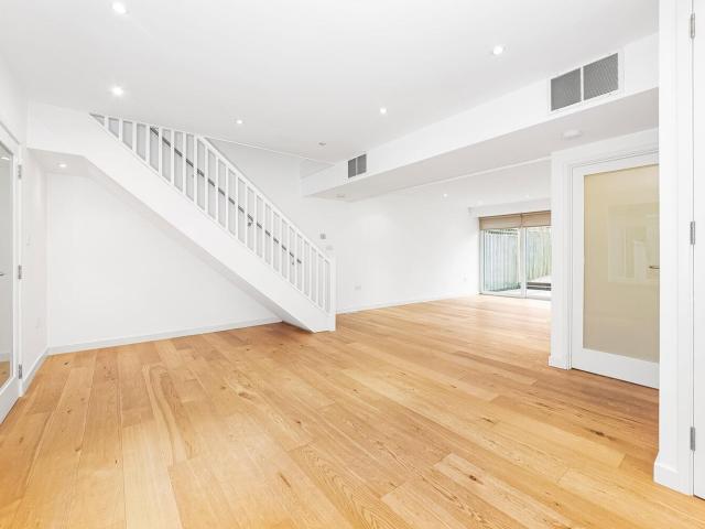 house for rent in Dulwich, London, SE19 Giles Coppice