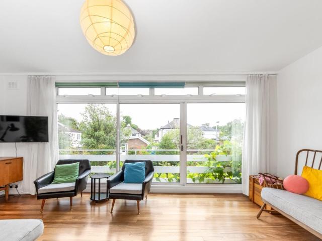 house for rent in Dulwich, London, SE21 Pymers Mead